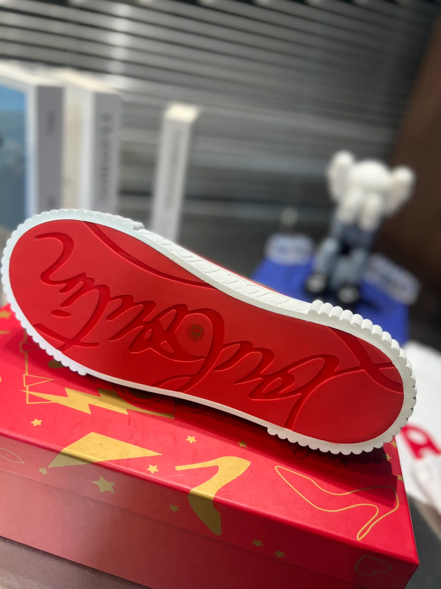 👟👟Ex-factory price 500👟👟 ╔Low top canvas air force white model╗ ·Top version customization·2023𝐬𝐬 𝑪𝒉𝒓𝒊𝒔𝒕𝒊𝒂𝒏 𝑳𝒐𝒖𝒃𝒐𝒖𝒕𝒊𝒏 ▪️No matter the last shape, fabric, diamonds, nails, lining, outsole, they are as close as possible to ZP... ▪️The original sole is specially provided by the original factory ▪️The lining is imported water-dyed cowhide ▪️Private customization time is about 3-7 days —————— Size: Women's 35M-41M Men's 38M-46M